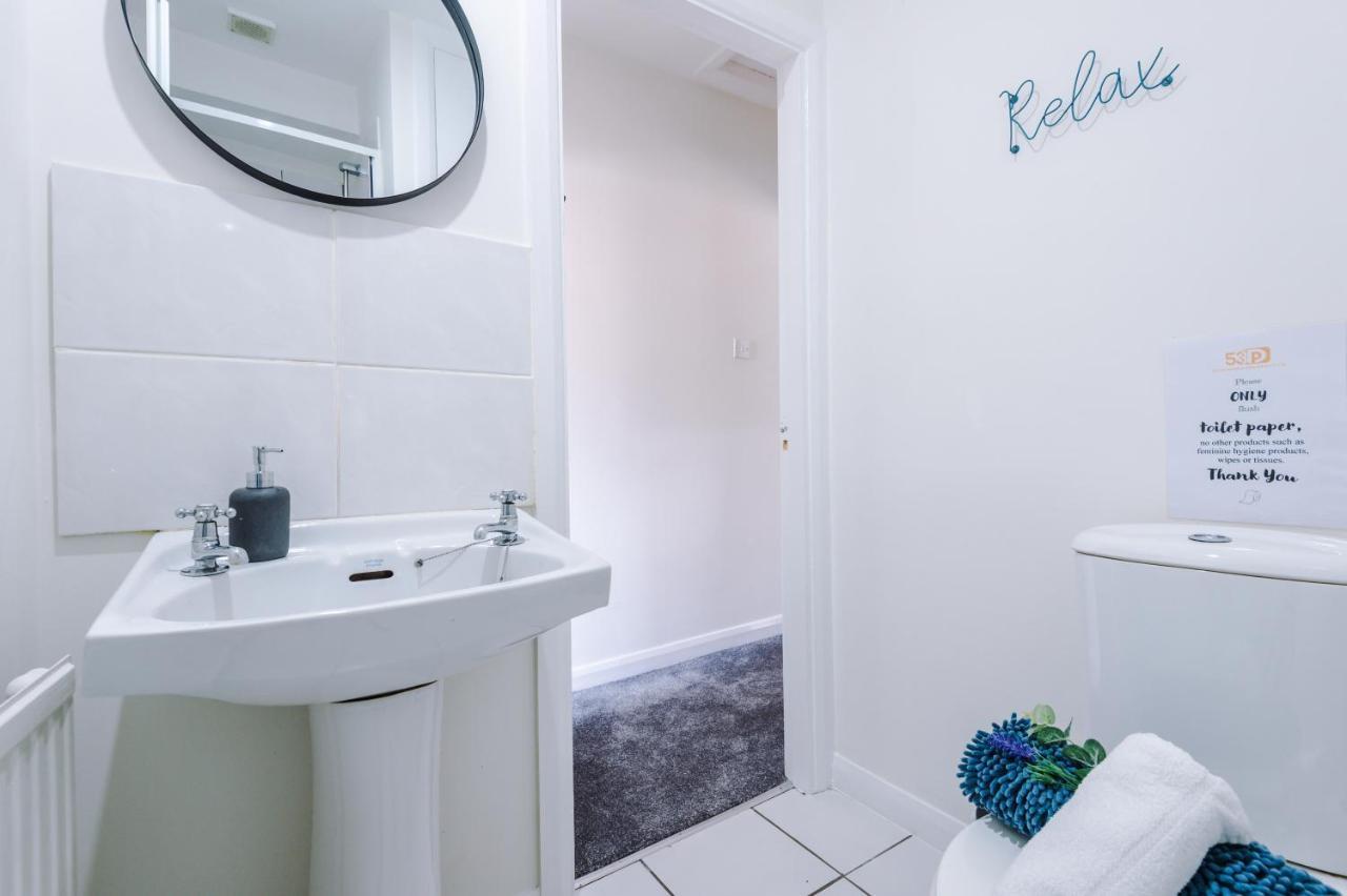 Bright 2-Bed Cottage In Chester By 53 Degrees Property, Ideal For Couples & Small Groups, City Centre - Sleeps 6 Exterior photo