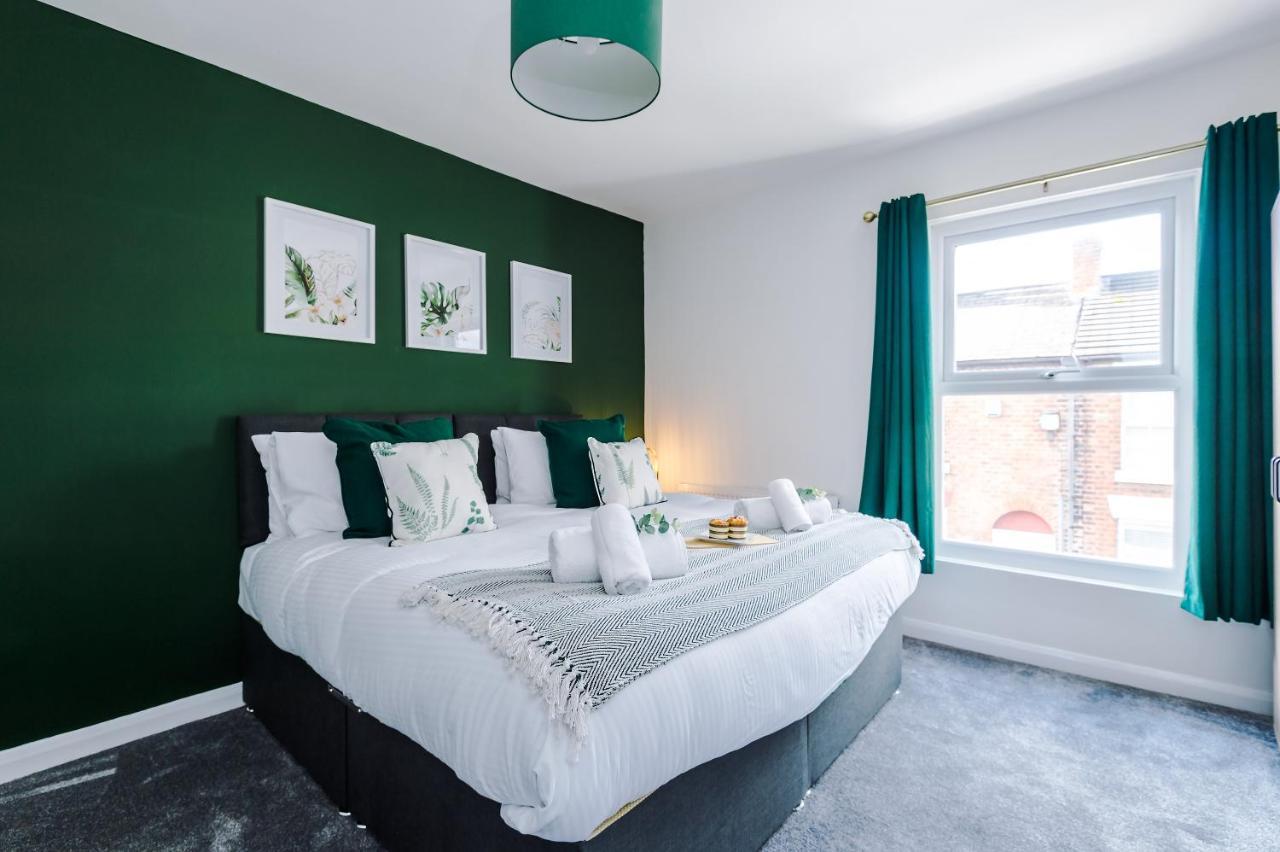 Bright 2-Bed Cottage In Chester By 53 Degrees Property, Ideal For Couples & Small Groups, City Centre - Sleeps 6 Exterior photo