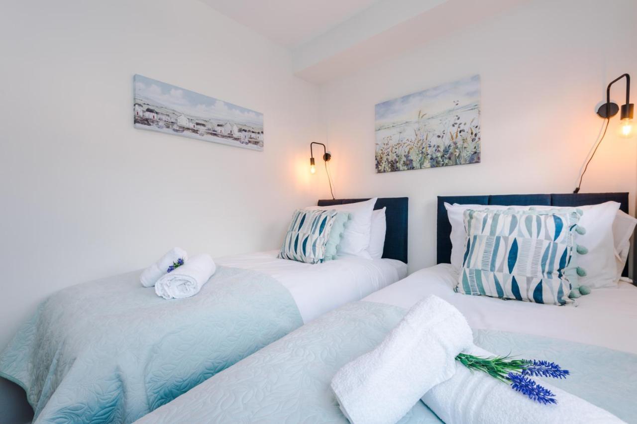 Bright 2-Bed Cottage In Chester By 53 Degrees Property, Ideal For Couples & Small Groups, City Centre - Sleeps 6 Exterior photo